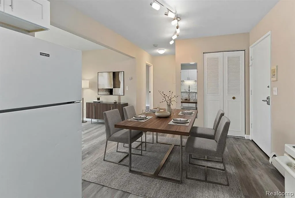 1 bed, 1.0 bath, 720 sqft, $1,200 — Photo 4