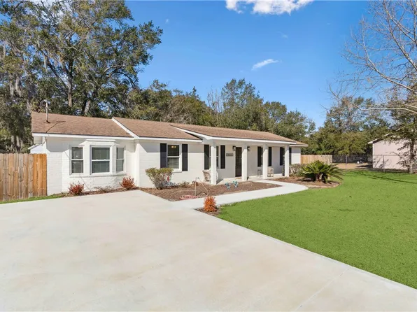 1015 Elbert St, Darien, GA 31305