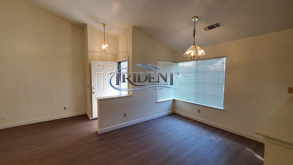 3 bed, 1367 sqft, $2,750 — Photo 3
