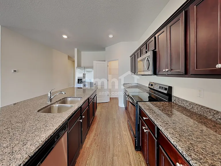 8714 Layalie Way — Photo 3