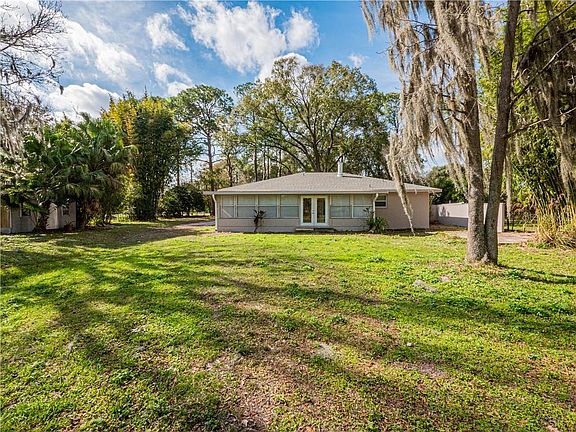 5th image of 8725 Pine Tree Dr