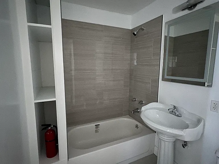 3244 Ellis St #D — Photo 7