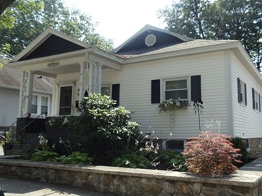 1st image of 14 Hampshire Cir