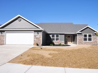 2004 Winesap Way, Kendallville, IN 46755
