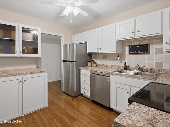 2nd image of 304 El Conquistador Pl