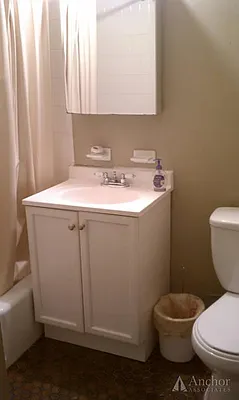 Rented by Anchor Associates | media 30