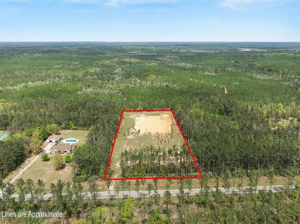 15226 Celeste Rd, Chunchula, AL 36521