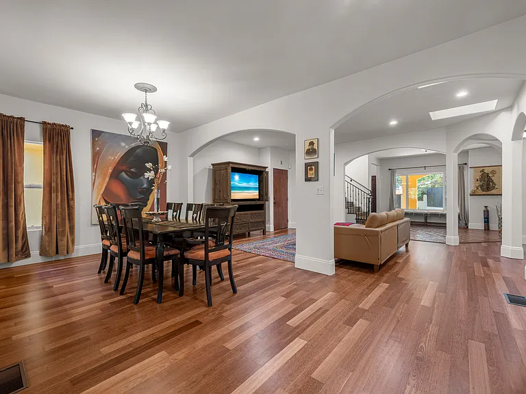 8302 S Sepulveda Blvd — Photo 89