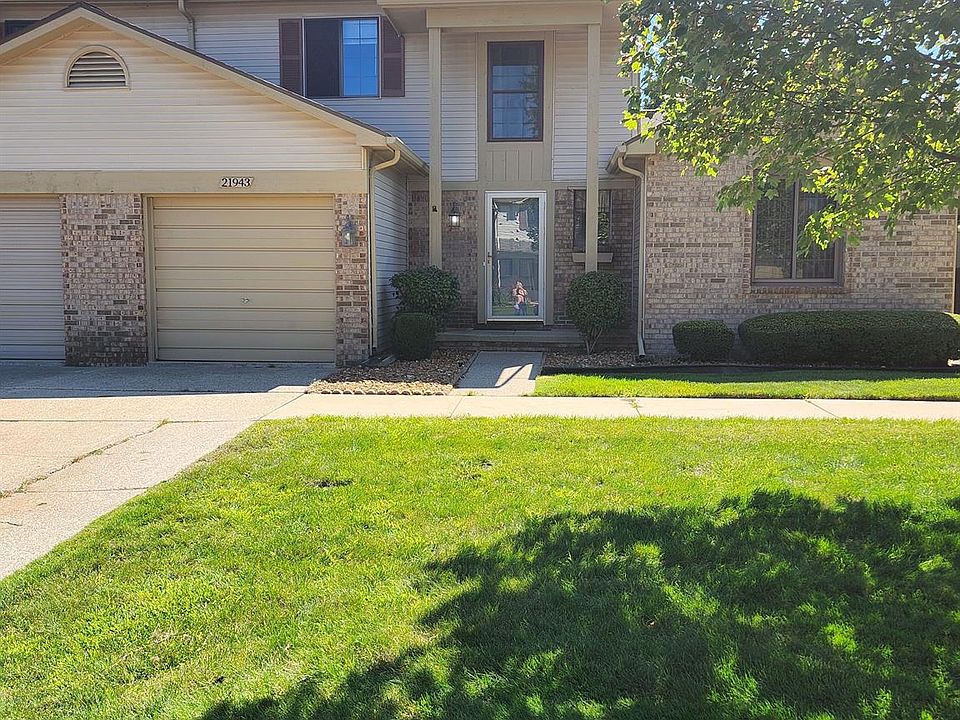 1st image of 21943 Glenwood Ln