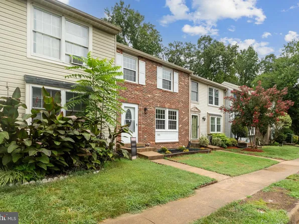 3646 Wharf Ln, Triangle, VA 22172