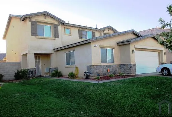 5 bed, 2632 sqft, $4,200 — Photo 2