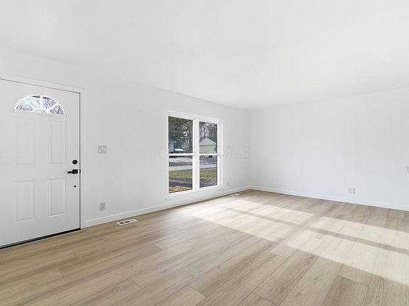 5th image of 278 Empire Dr