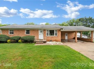 614 Brown Ave, Waynesville, NC 28786