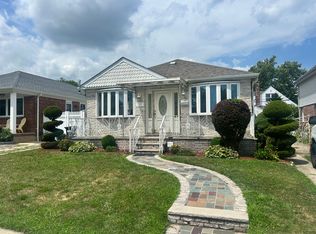 16351 26th Ave, Flushing, NY 11358