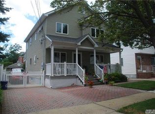 1027 N 2nd St, New Hyde Park, NY 11040