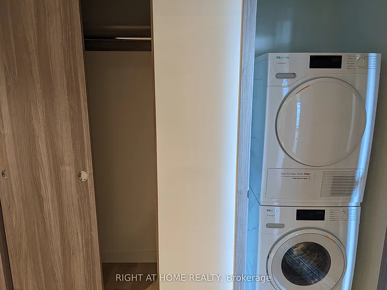 95 McMahon Dr #701 — Photo 14