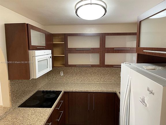 4th image of 16700 NW 55th Ave APT 3