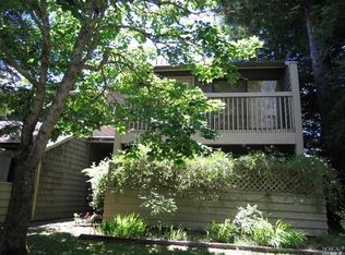 8451 Valley View Ct, Sebastopol, CA 95472