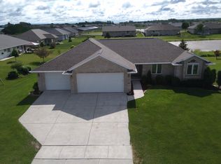 1427 Honor Way, De Pere, WI 54115