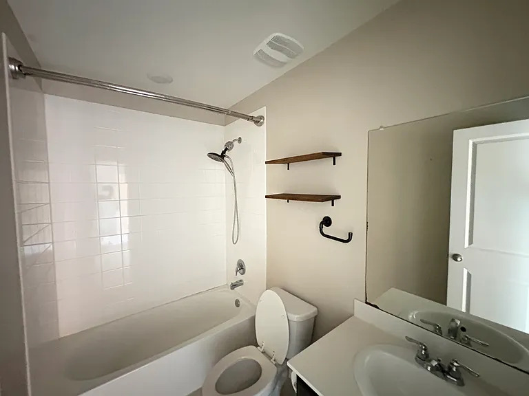 215 Woodland St — Photo 2