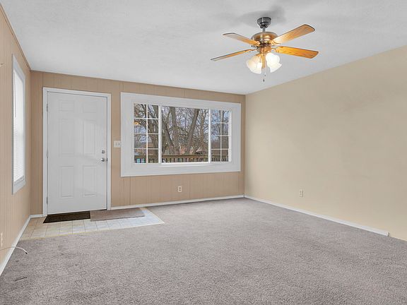 2nd image of 3690 Willow Dr NE