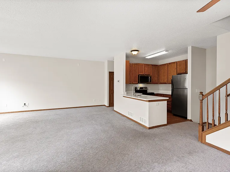 6860 Meadow Grass Ln S — Photo 12