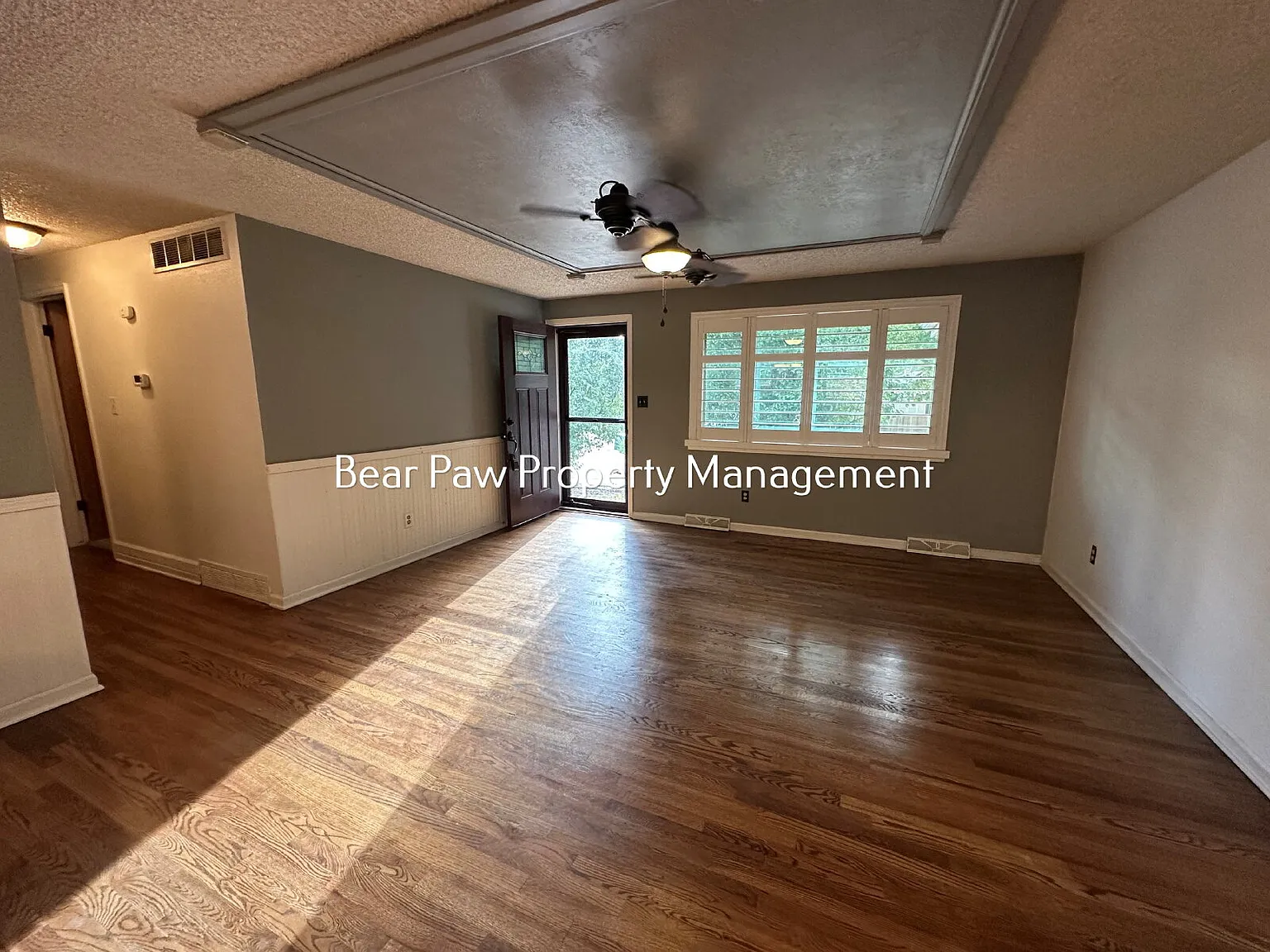 5 bed, 3.0 bath, 2500 sqft, $4,100 — Photo 4