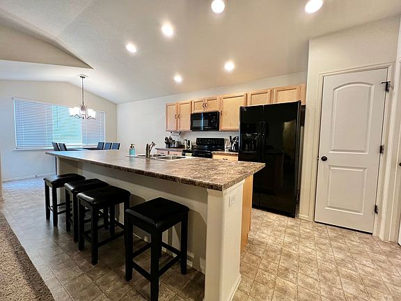 4th image of 941 Mount Shavano Ave