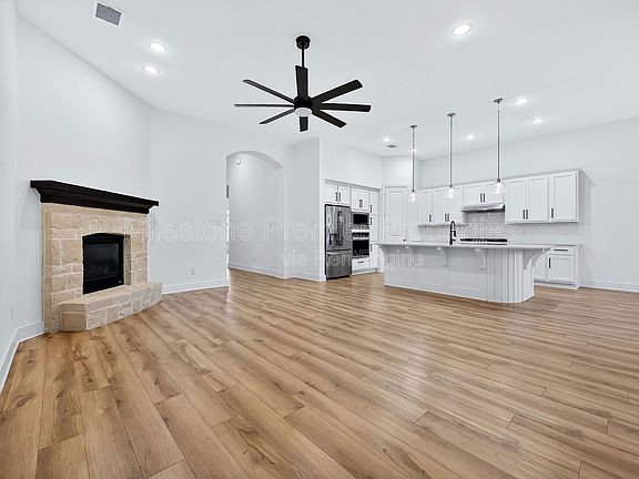 3rd image of 4204 Savannah Ct