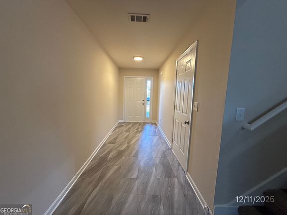 2nd image of 1122 McConaughy Ct