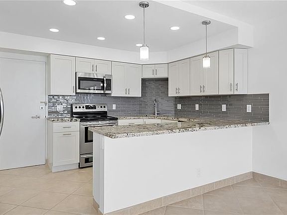 4th image of 3700 Galt Ocean Dr APT 1701