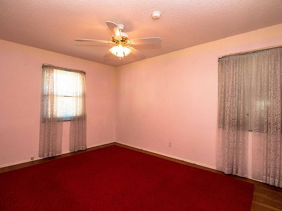 4th image of 452 Saint Bonaventure Ave