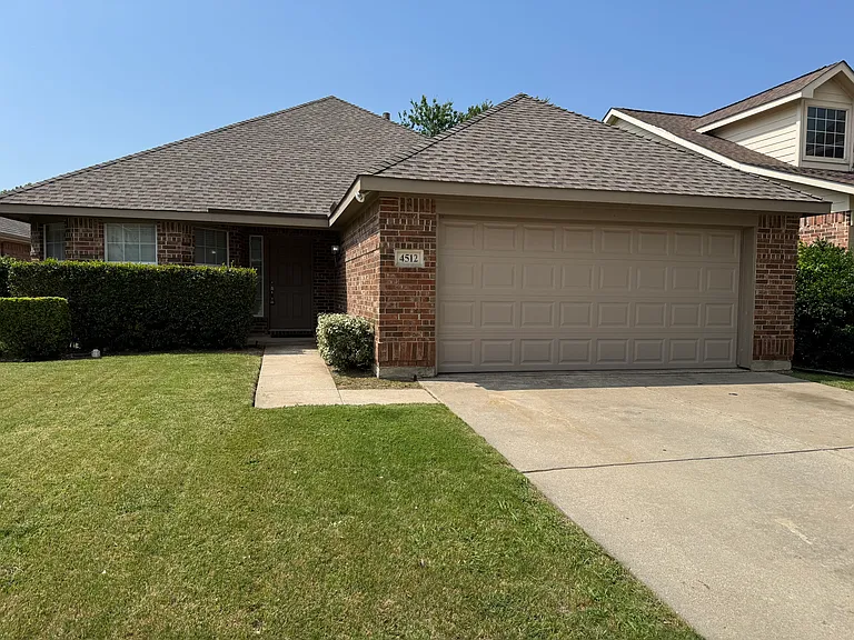 4512 Chris Dr — Photo 2