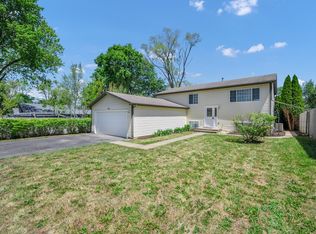 34841 N Oakside Ave, Ingleside, IL 60041