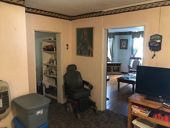 5th image of 3859 Grace St