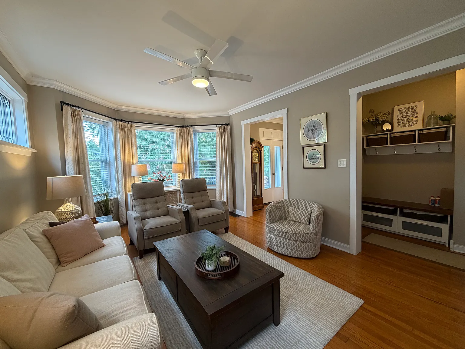 3 bed, 1400 sqft, $3,300 — Photo 2
