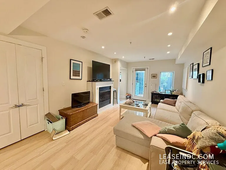 1200 Monroe St NW #A — Photo 5