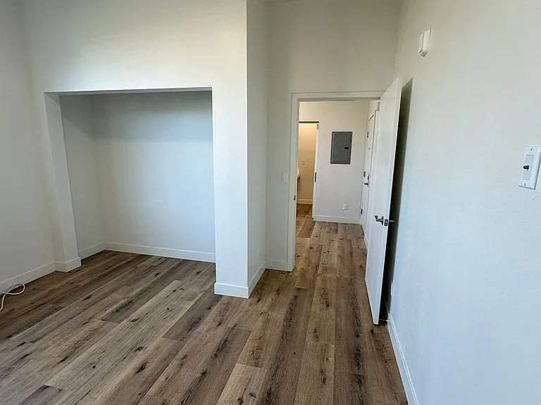 10914 S Main St #104 — Photo 9