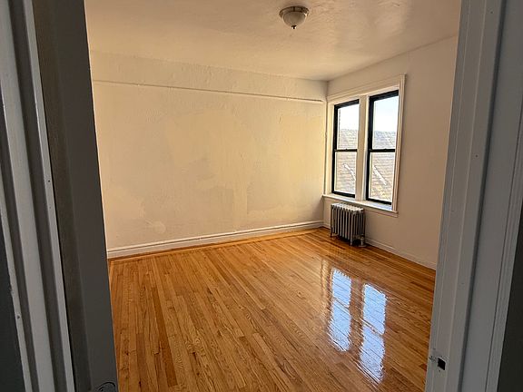 5th image of 3168 Decatur Ave Floor 1