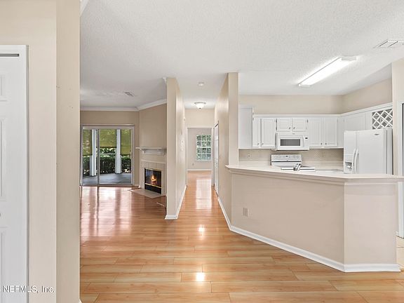3rd image of 10000 GATE Parkway N #1713