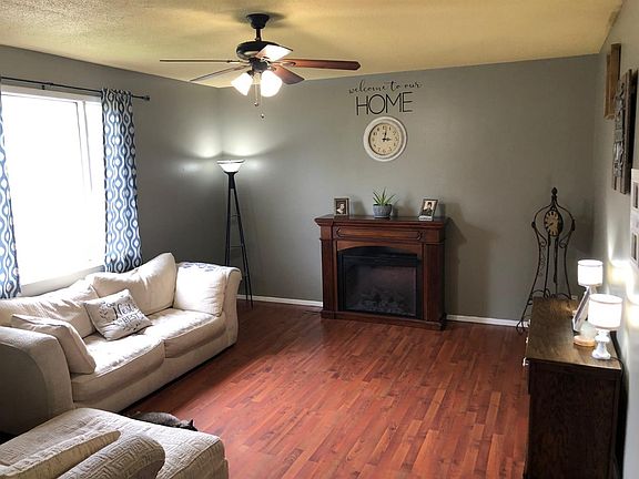 2nd image of 636 Briar Hill Dr