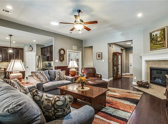 4th image of 608 Peterhouse Dr
