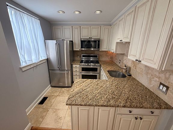 5th image of 804 Piedmont Ave NE #A