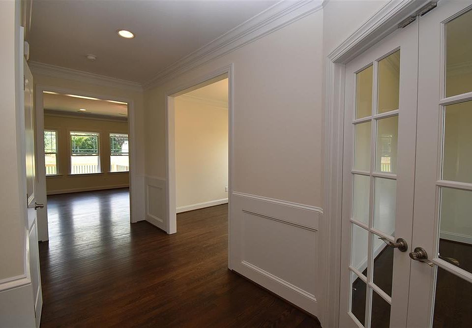 Foyer with optional Study