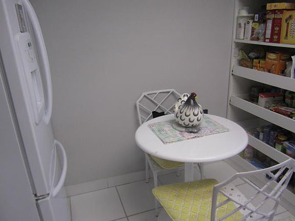 3rd image of 132 Lakeshore Dr APT G26