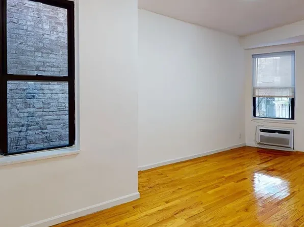 309 East 85th Street image 1 of 11