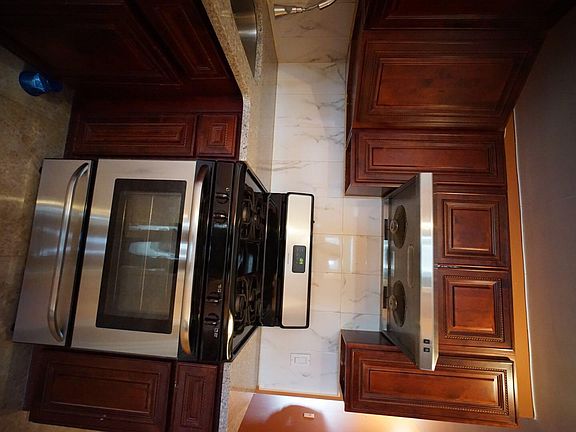 4th image of 5043 184th St