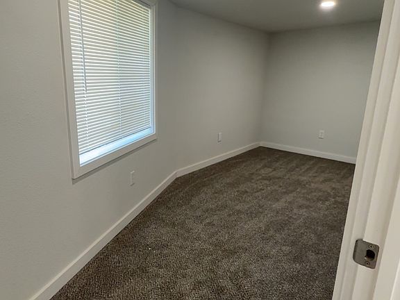 4th image of 1095 Salmon Ave #1