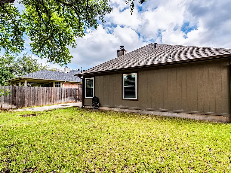 16704 Tomcat Dr — Photo 37