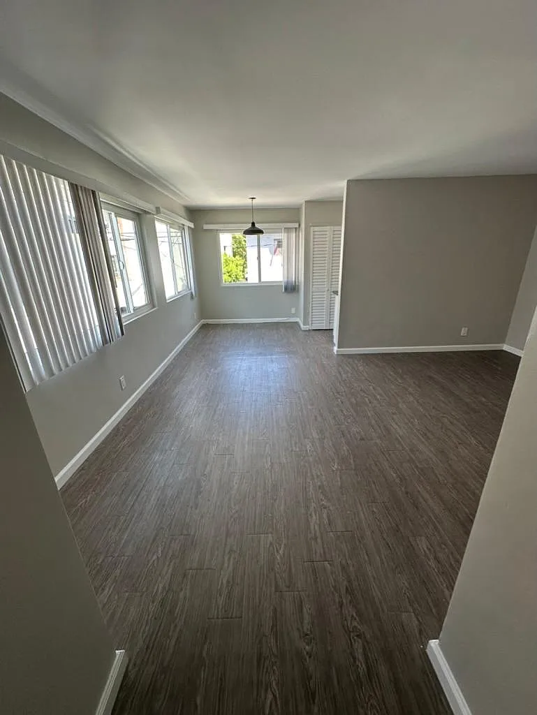 Building Photo - 12441 Gilmore Ave #2